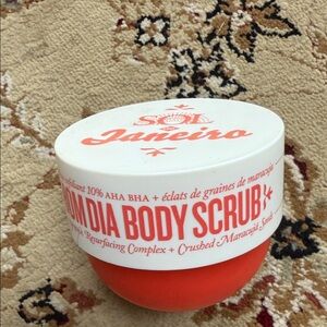 NEW - Sol de Janeiro Vibrant Orange Body Scrub - 8 oz - large - smells awesome!